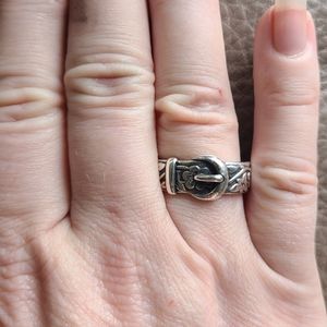 LIKE NEW Sterling Silver Buckle & Floral Ring in Size 10